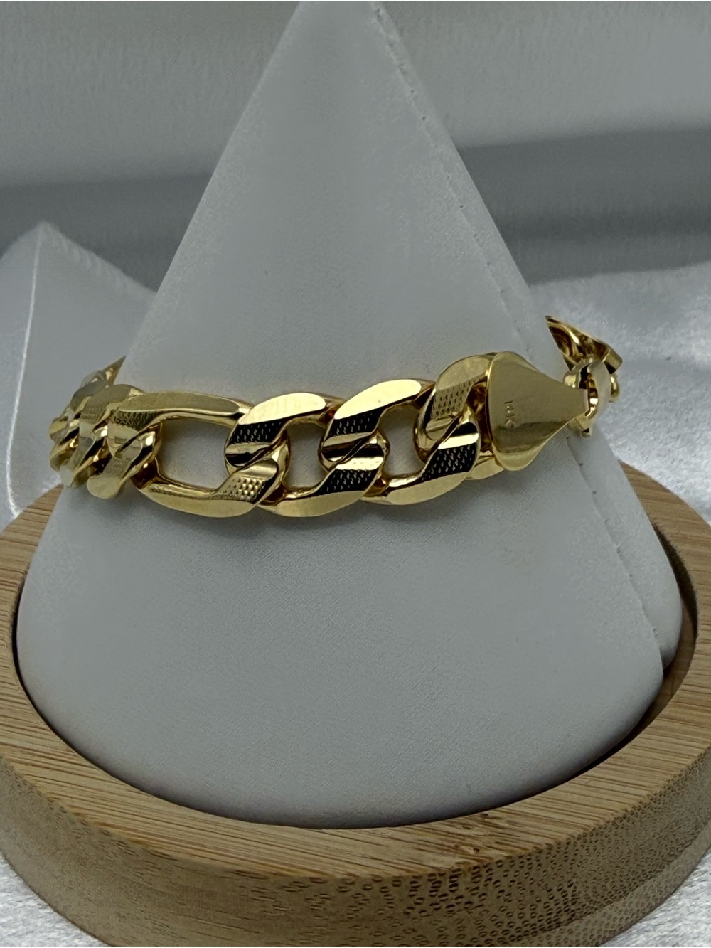 7 Inch 18K Gold Dipped Diamond Cut Figaro Bracelet 10.2mm 14k stamped